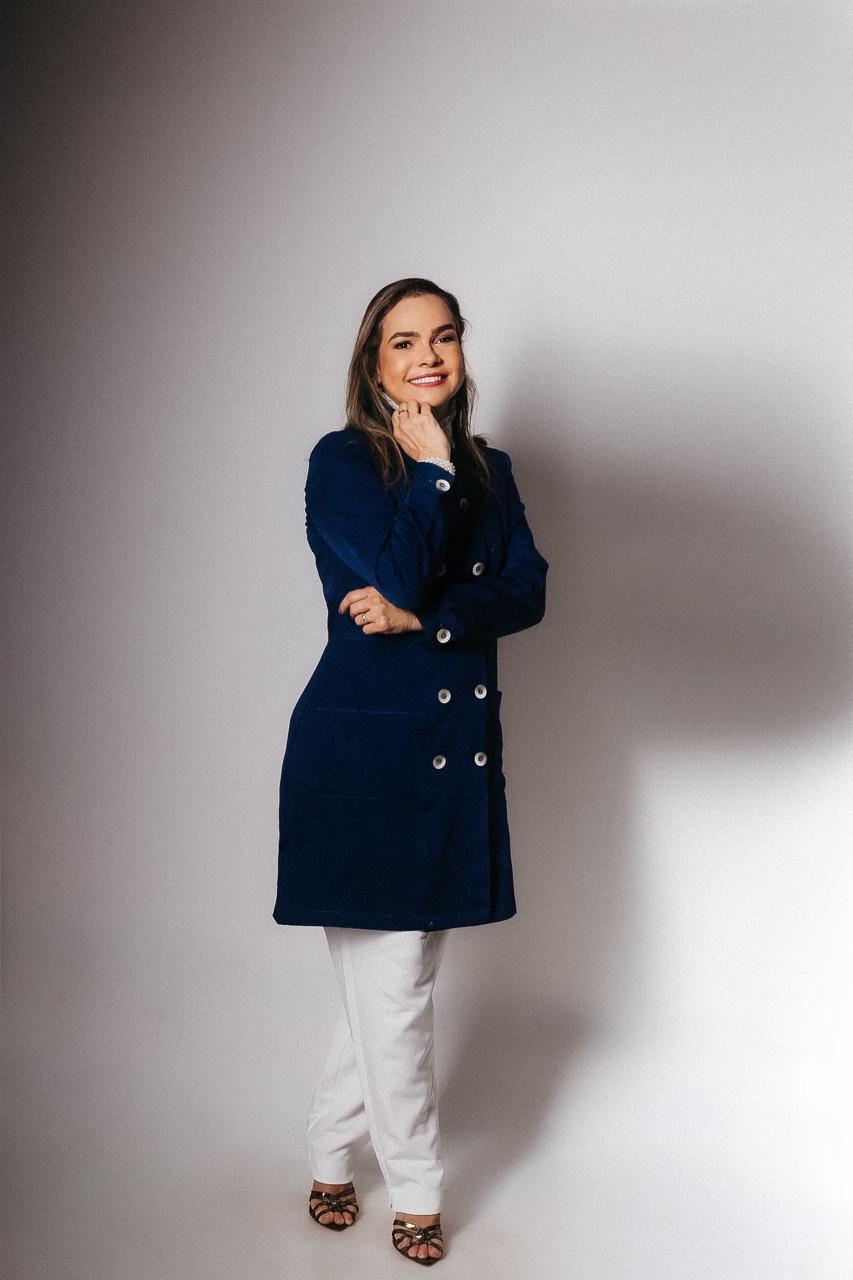 Dra. Ana Samico, cirurgiã-dentista